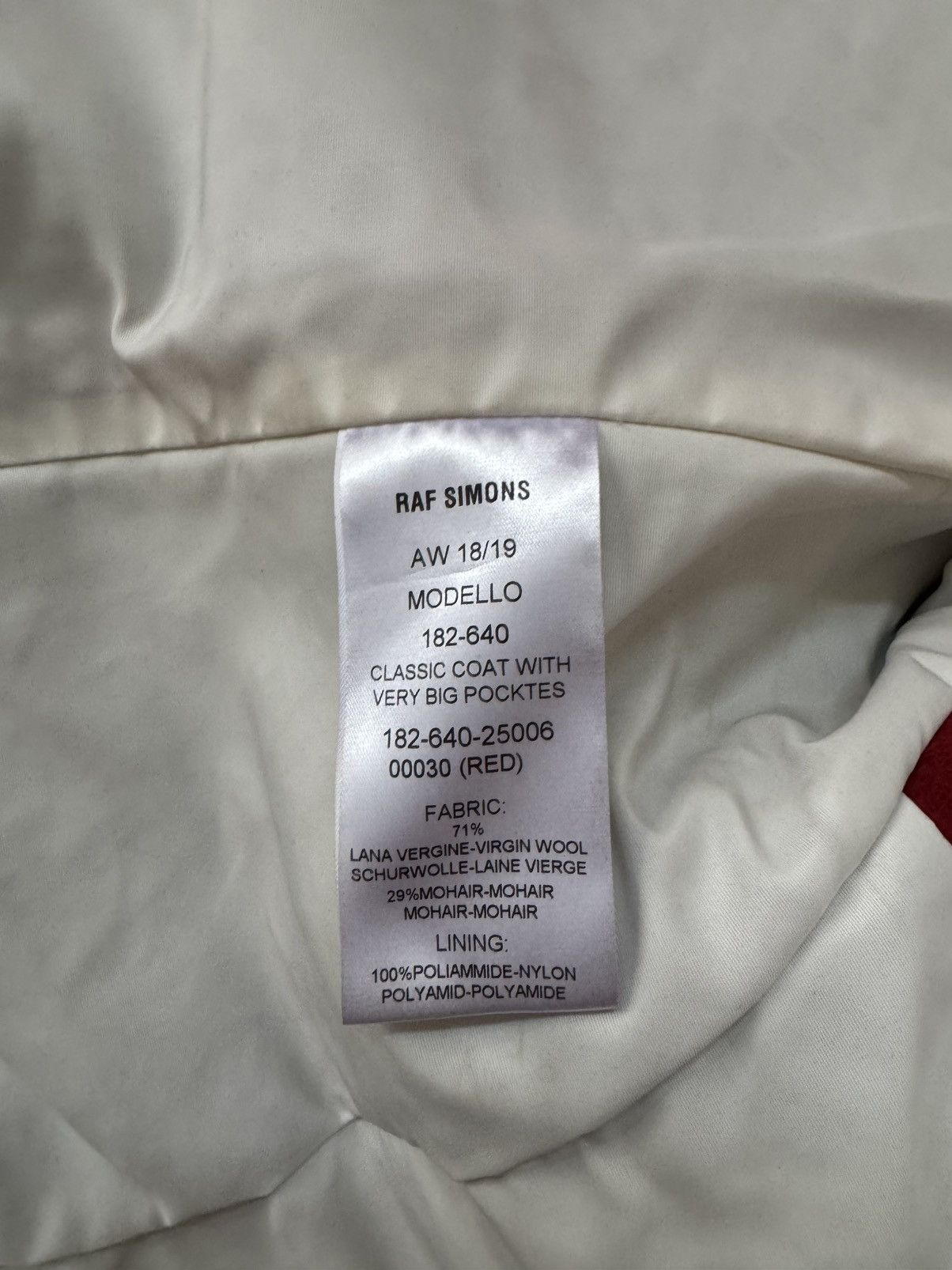 Raf Simons Raf Simons FW18 / « red coat with very big pockets » Size US M / EU 48-50 / 2 - 10 Thumbnail