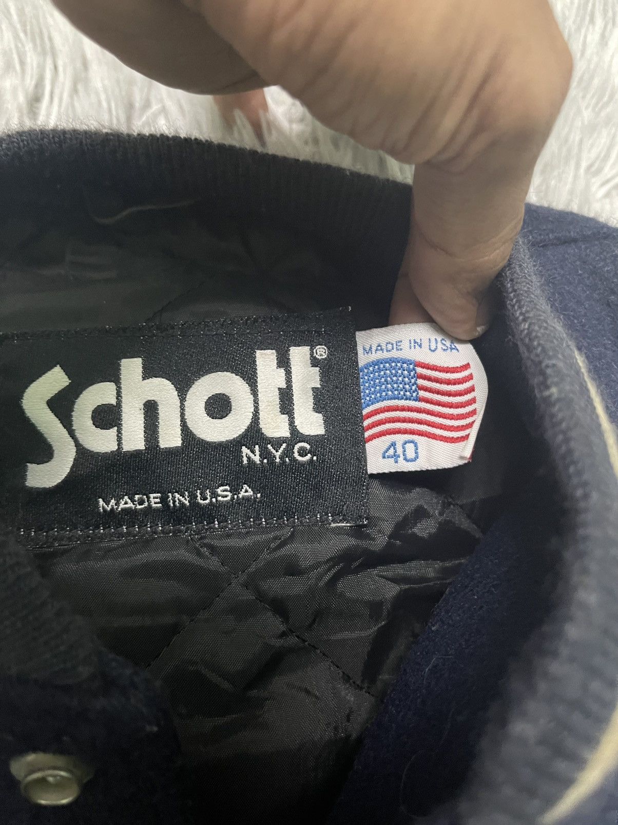 Schott 90s SCHOTT N.Y.C VARSITY JACKET SPELL OUT ON BACK RARE Size US L / EU 52-54 / 3 - 12 Thumbnail