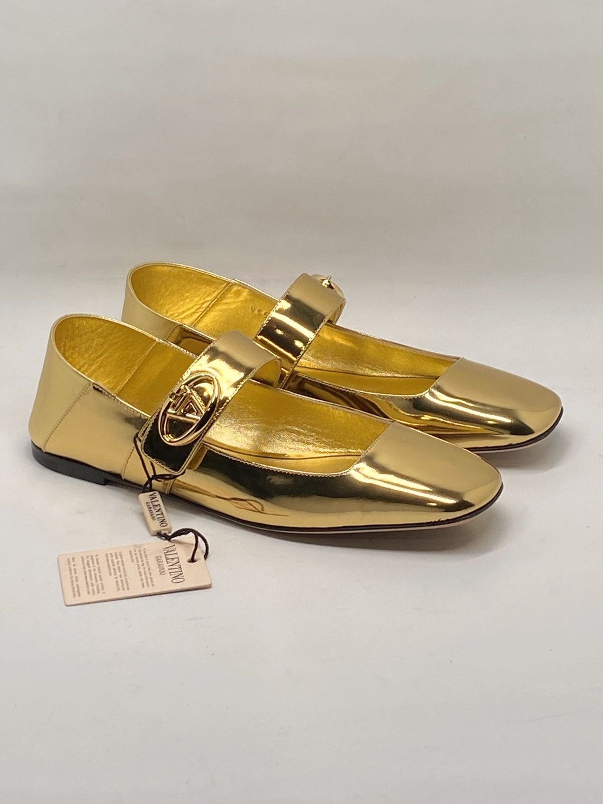 Valentino Valentino Garavani VLogo Mary-Jane ballerina shoes size 36 Size US 6 / IT 36 - 1 Thumbnail