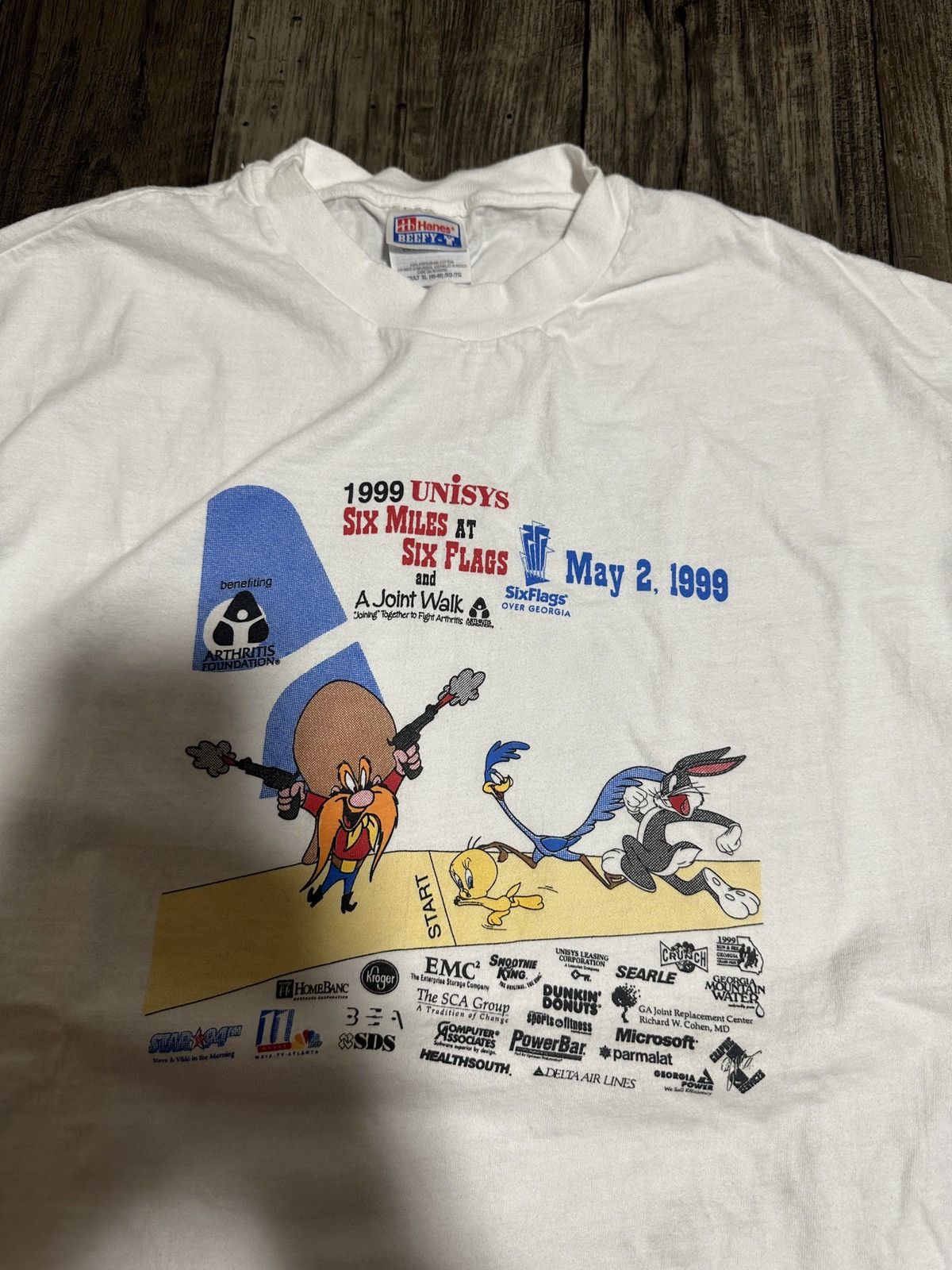 Vintage 1999 Looney Tunes Six Flags Marathon Tee Size US XL / EU 56 / 4 - 1 Thumbnail