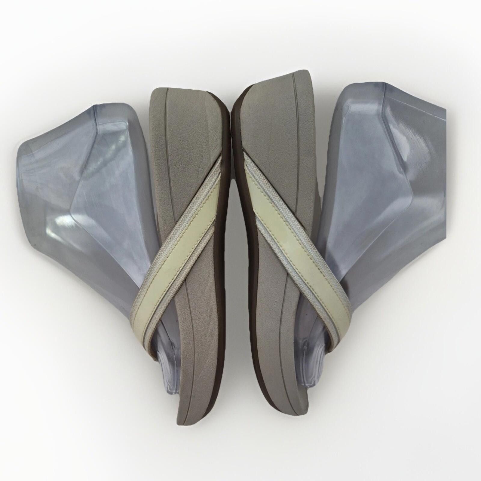 Vionic VIONIC High Tide Sandals Women's Sz 6.5 Beige Leather Flip Size US 9 / IT 39 - 3 Thumbnail