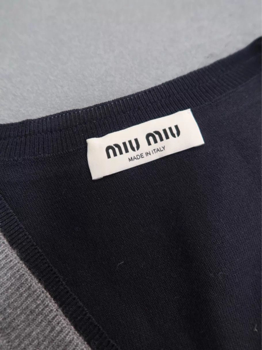 Miu Miu MIU MIU women's black & gray color blocked V-neck sweater 36 Size XS / US 0-2 / IT 36-38 - 3 Thumbnail