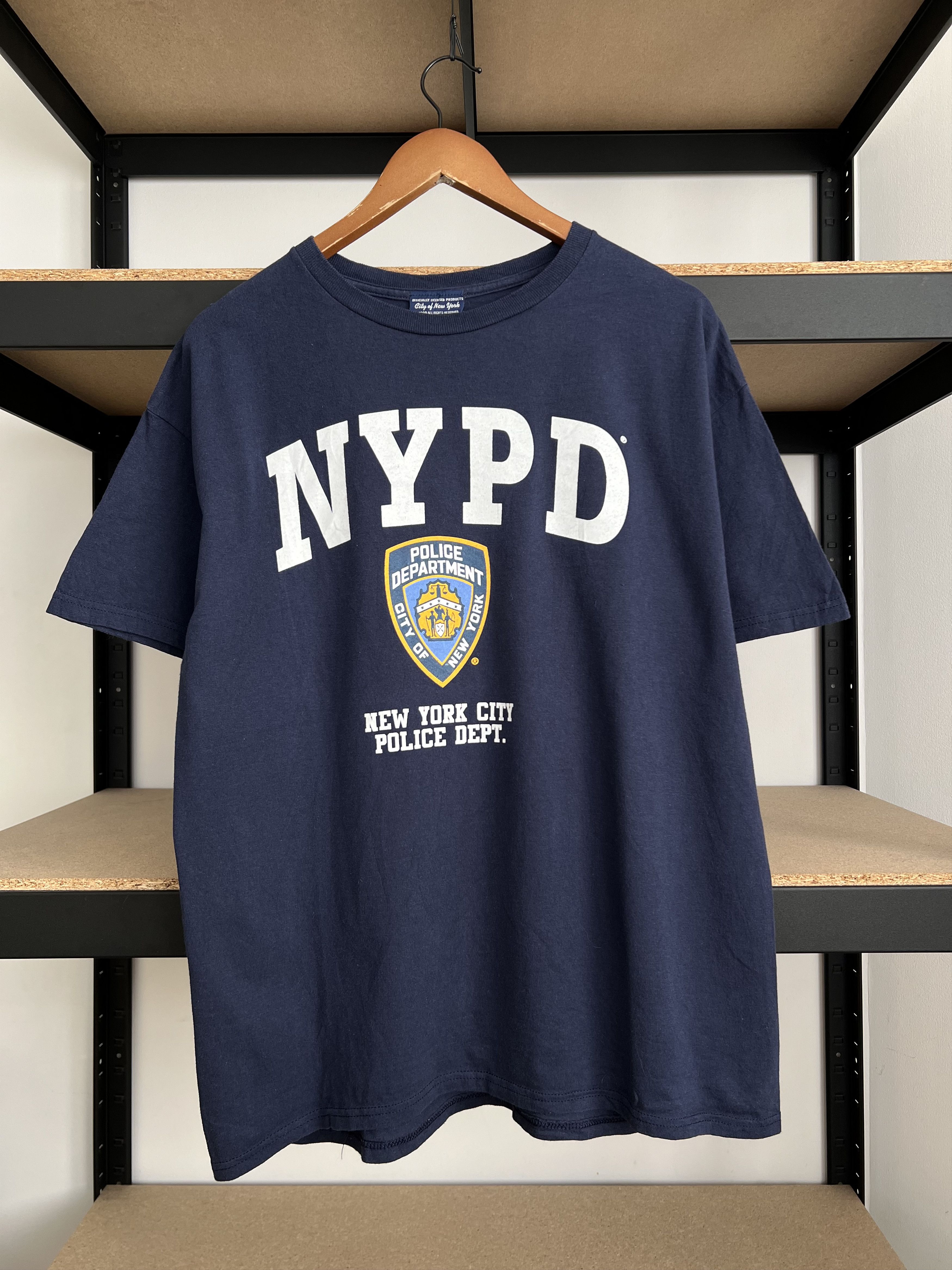 Vintage Vintage 2009 NYPD New York City Police Dept Navy T-shirt Size US L / EU 52-54 / 3 - 1 Thumbnail