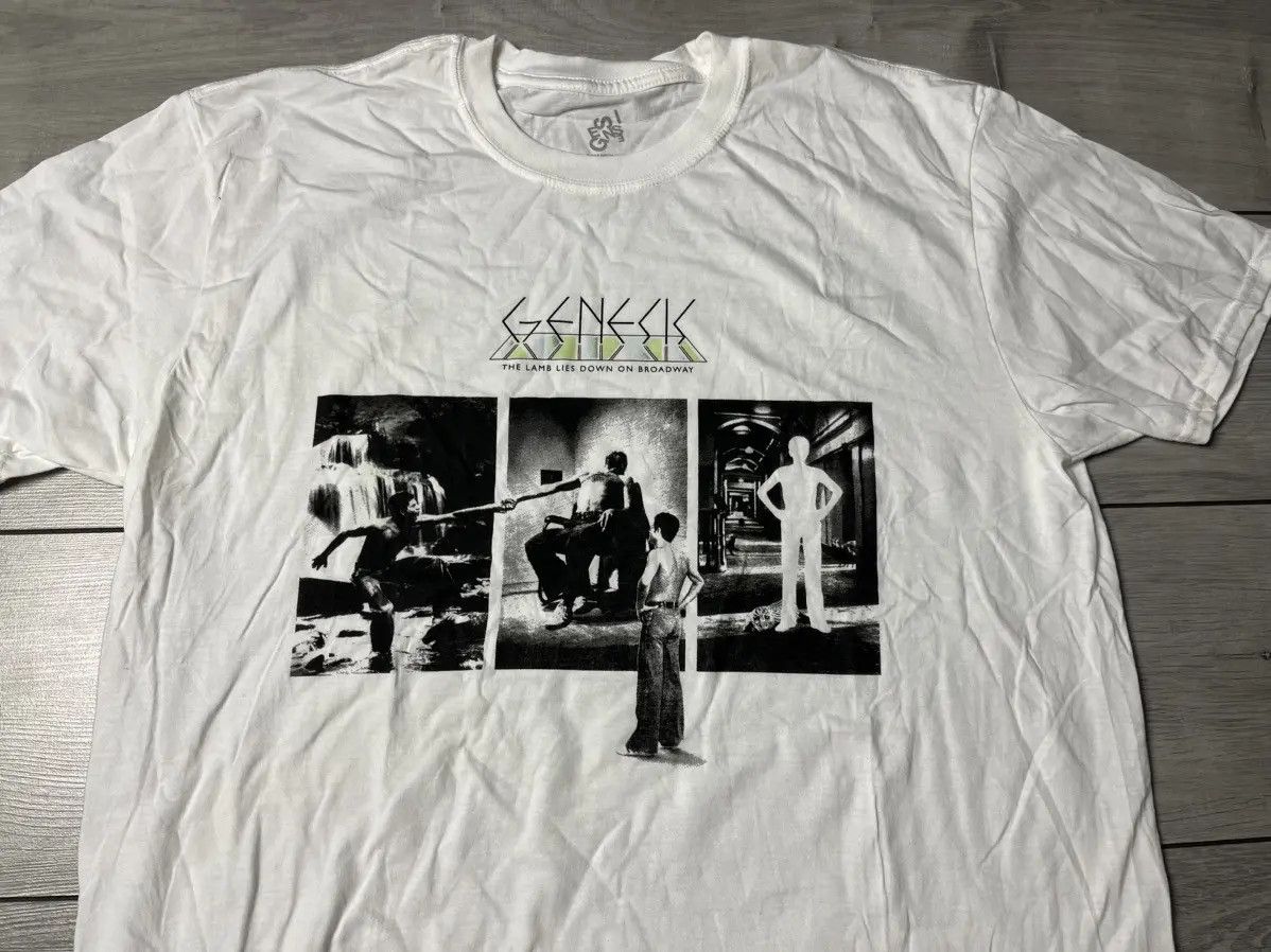 Band Tees Genesis Tshirt the lamb lies down on broadway size XLarge Size US XL / EU 56 / 4 - 3 Thumbnail