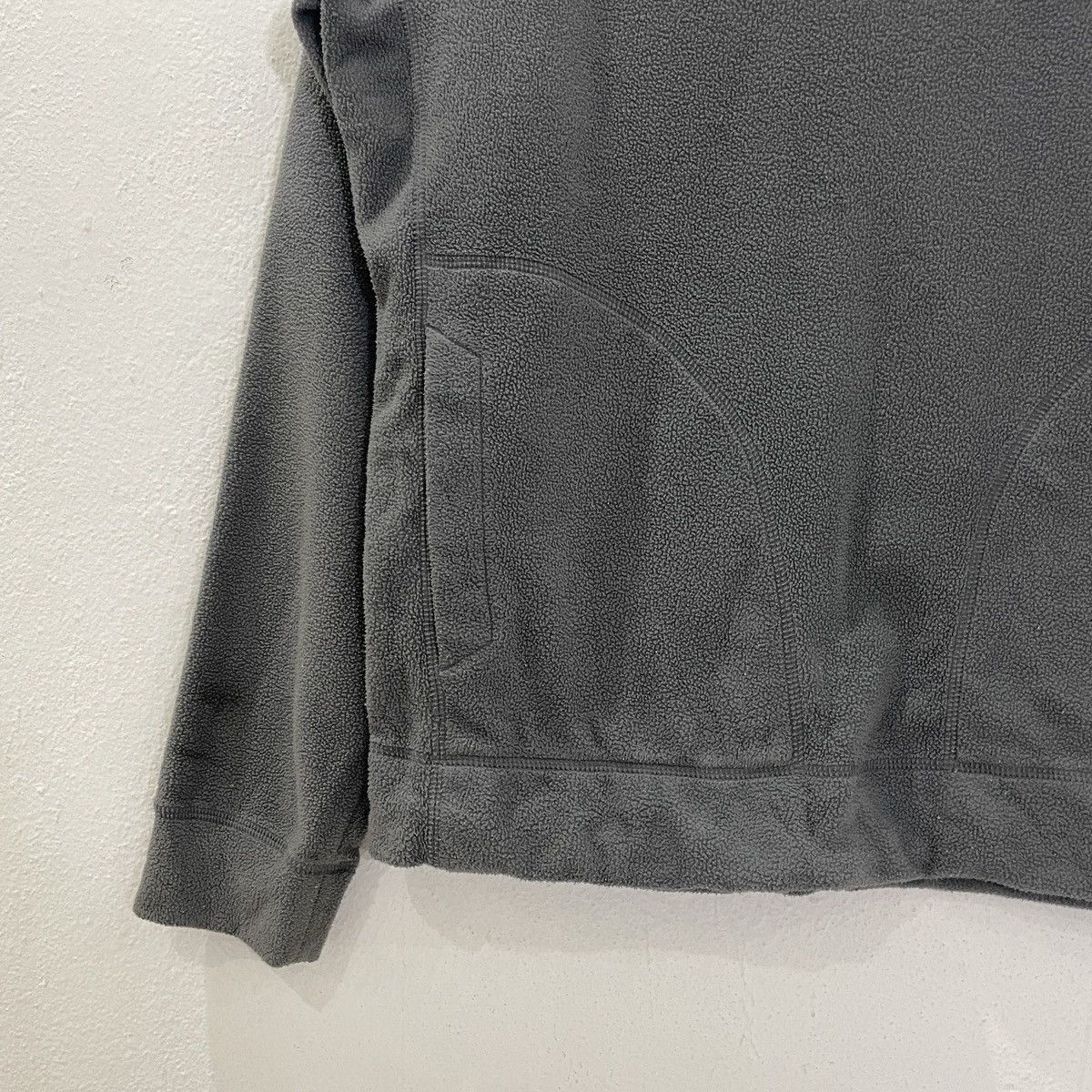 Nike Vintage Y2K Nike Small Logo Pullover Sweatshirt Size US L / EU 52-54 / 3 - 3 Thumbnail