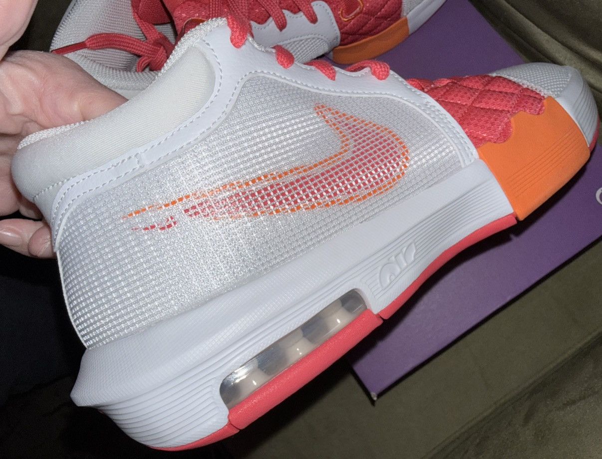 Nike Nike LeBron James Witness VIII (8) “Dunkin’ Donuts” Ltd. NEW Size US 10 / EU 43 - 9 Thumbnail