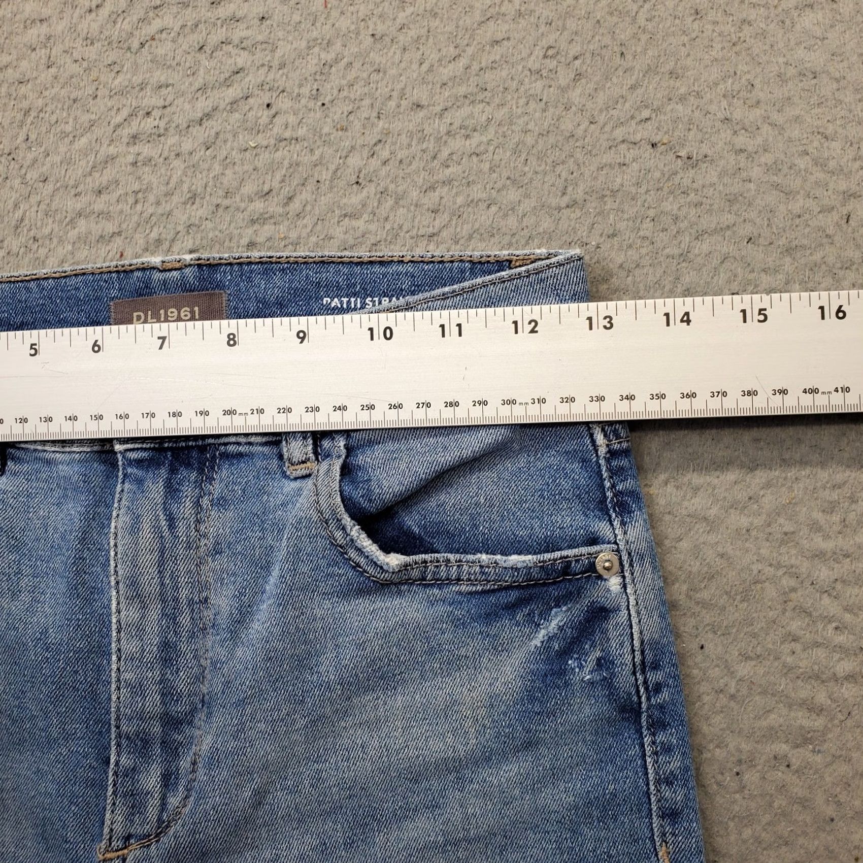 DL1961 VINTAGE DL1961 Jeans Womens 24 Blue Distressed High Rise Patti Straight Leg Size 42" / US 20 - 6 Thumbnail