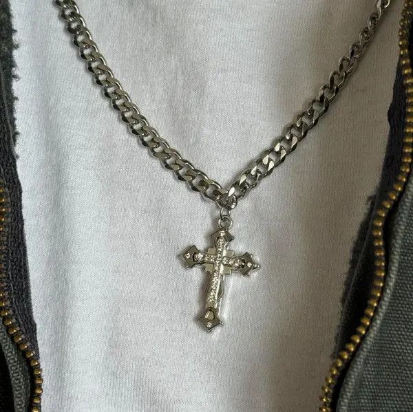 Jewelry Y2K Cuban link silver emo cross pendant necklace Size ONE SIZE - 7 Thumbnail