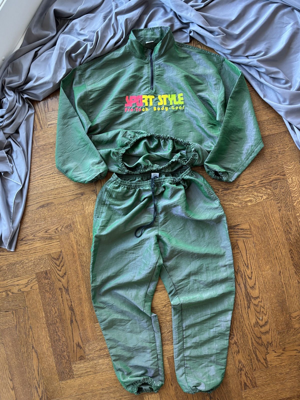 Vintage Vintage Surf Style Tracksuit 1980s Two Piece Jacket & Pants Size US L / EU 52-54 / 3 - 2 Thumbnail
