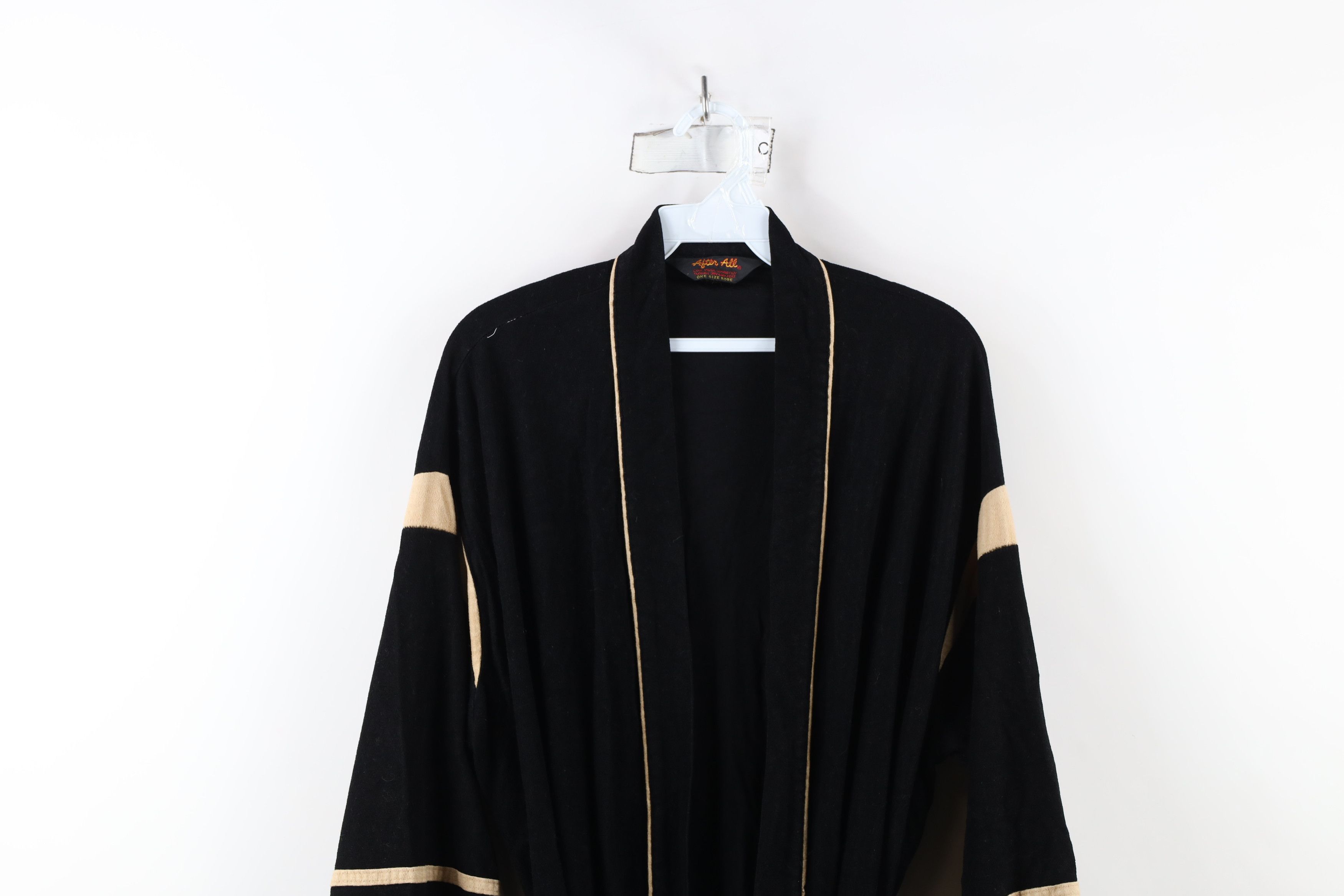 Vintage Vintage 60s Streetwear Striped Velour Belted Bath Robe Size US L / EU 52-54 / 3 - 2 Thumbnail