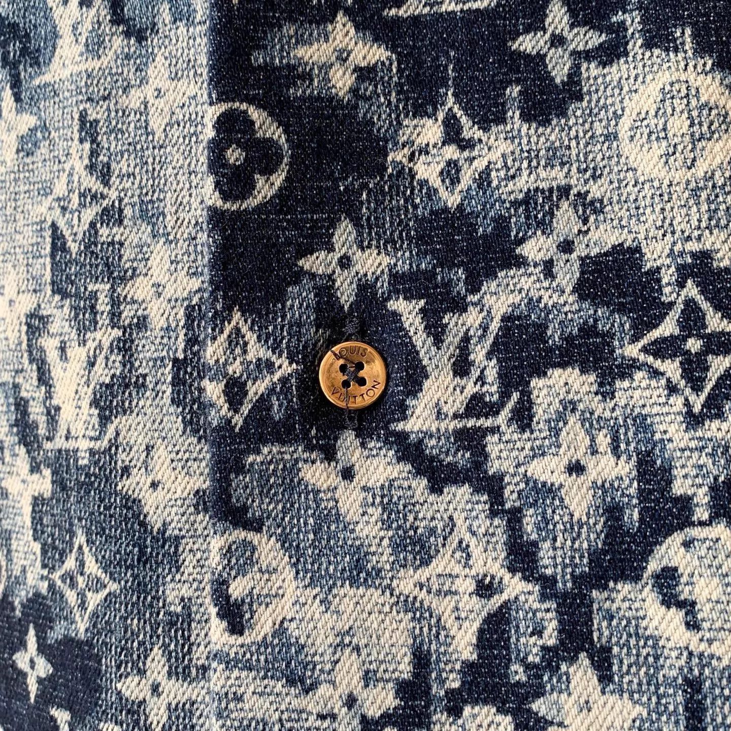 Louis Vuitton Louis Vuitton Tapestry Allover Print Short-Sleeve Shirt M Size US M / EU 48-50 / 2 - 6 Thumbnail
