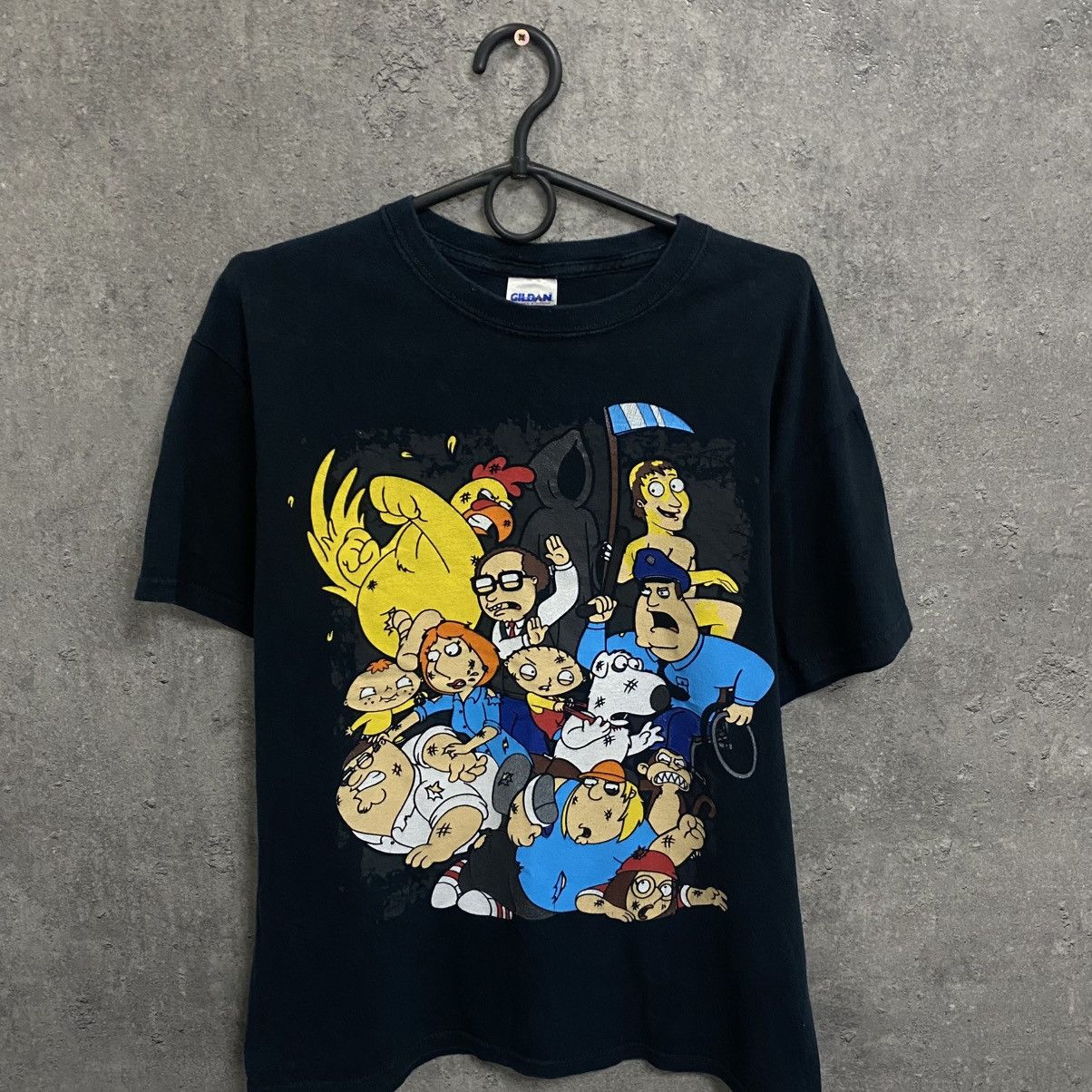 Gildan Family Guy Characters T-Shirt Big Logo Black Merch Size US M / EU 48-50 / 2 - 4 Thumbnail