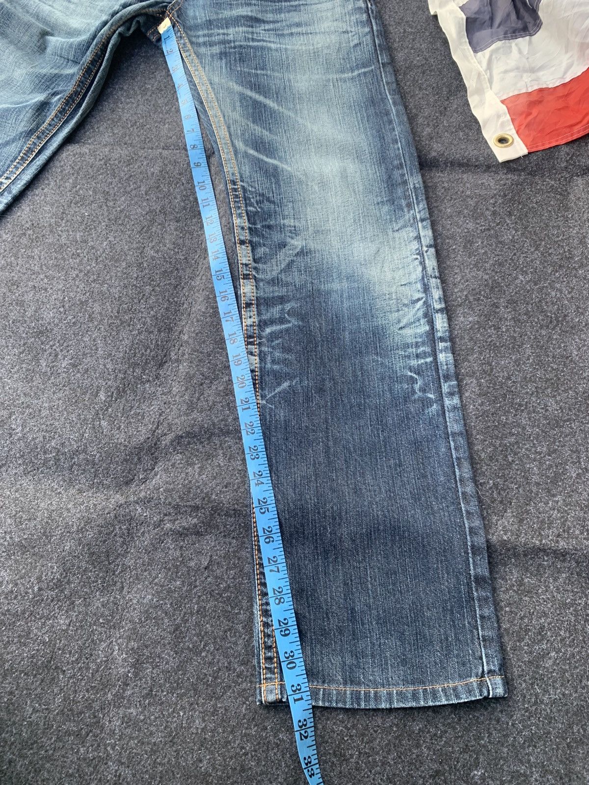 Edwin Edwin exclusive vintage leather pocket & nice faded blue. Size US 30 / EU 46 - 4 Thumbnail