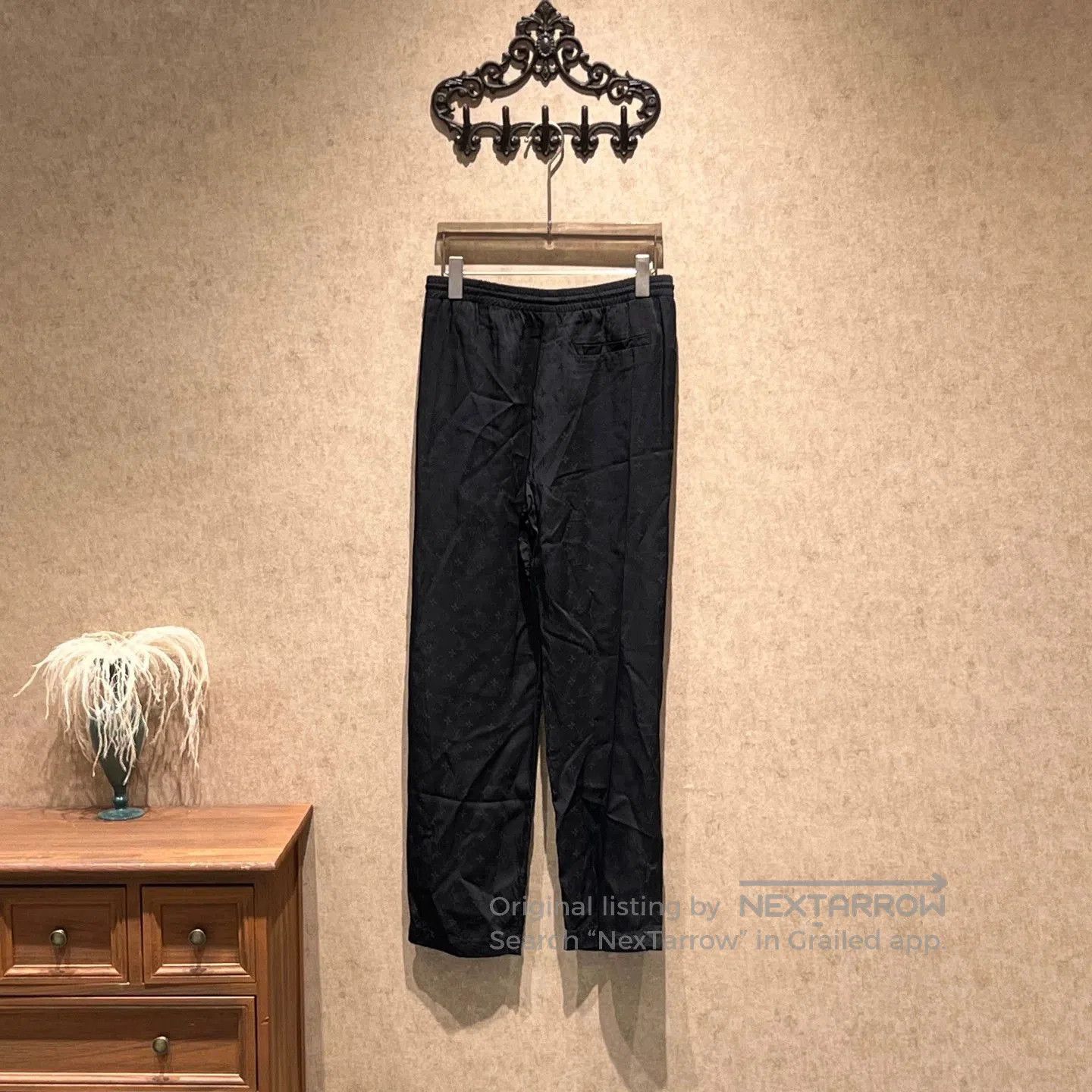 Louis Vuitton Louis Vuitton Black Monogram Full-Print Pants. Size 35" - 2 Thumbnail
