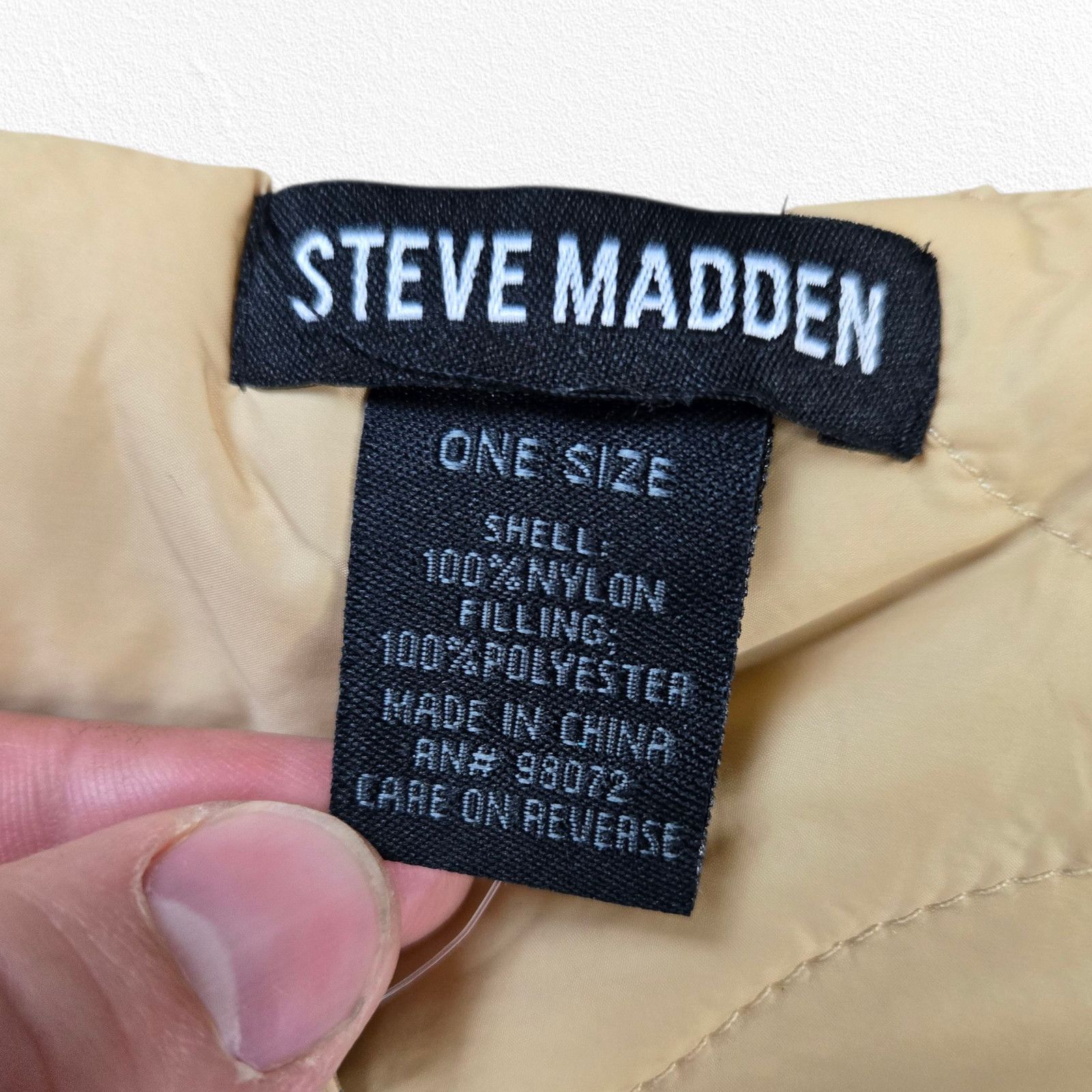 Steve Madden Steve Madden Yellow Peach Colorblock Quilted Scarf Pockets Size ONE SIZE - 5 Thumbnail
