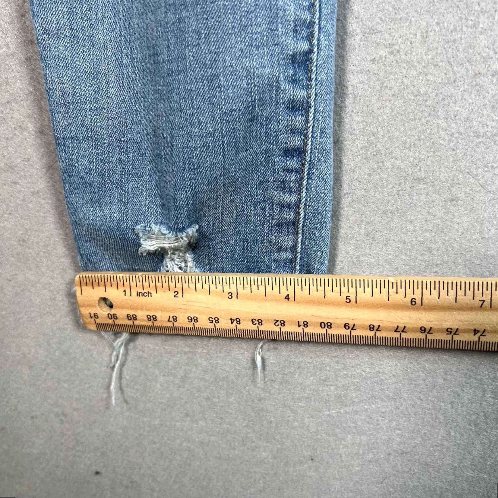 Madewell Madewell 9" High-Rise Skinny Jeans in Ontario Wash Distressed-Hem Edition 23 Women Jeans Size 40" / US 18 - 6 Thumbnail