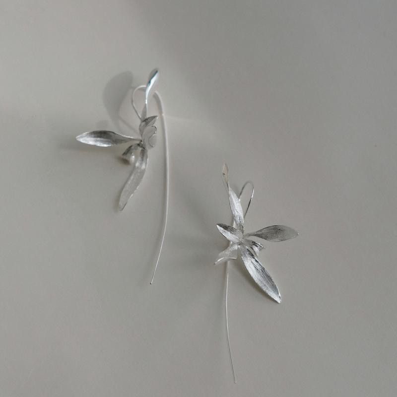 Falling Bloom Silver Threader Earrings