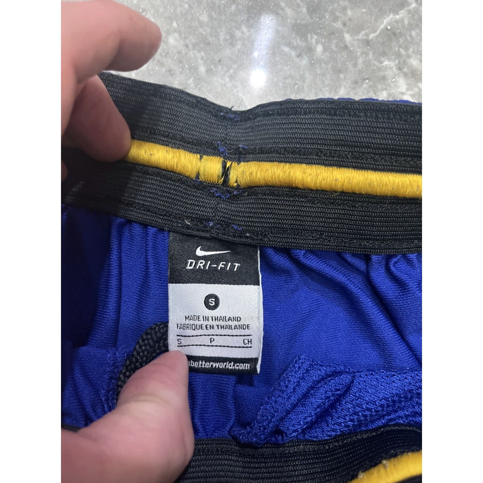 Nike VINTAGE Nike Kobe Bryant Shorts Lakers Purple Yellow Mamba S Mens Sports Size US 29 - 4 Thumbnail