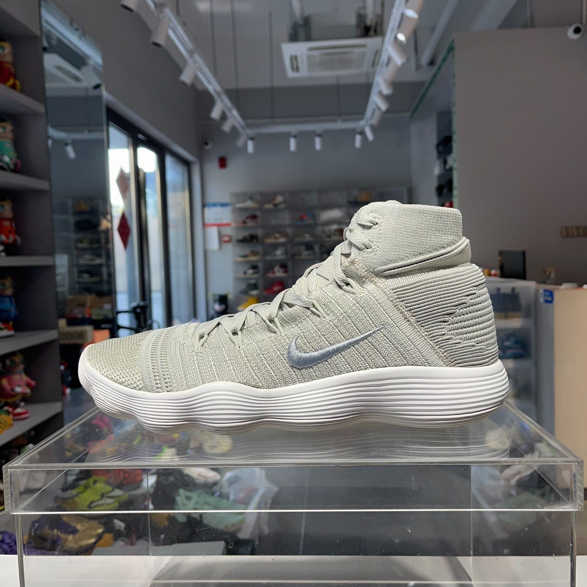 Nike Nike Gray Lowtop Sneakers 14 Men Size US 14 / EU 47 - 1 Thumbnail