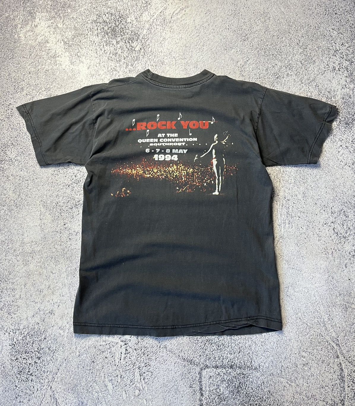 Band Tees Vintage T-shirt We Will We Will Rock You ! Queen Song Size US L / EU 52-54 / 3 - 11 Thumbnail