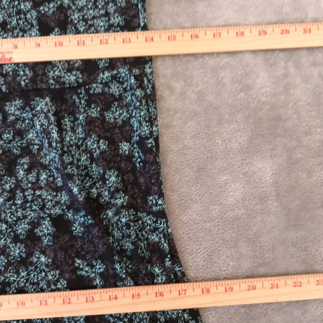 Vintage LuLaRoe Skirt Maxi WOMEN Regular XS Black Floral Long Pull On Stretch Size 26" / US 2 / IT 38 - 3 Thumbnail