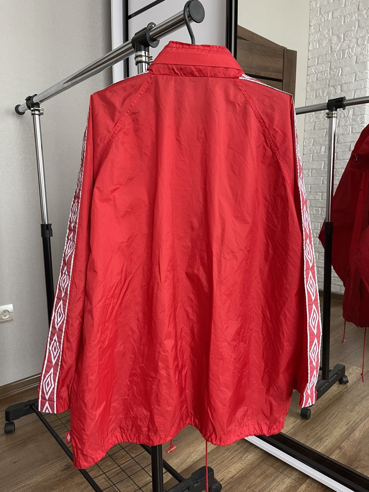 Umbro Umbro England Vintage Soccer Nylon Training Zip Jacket 90s Size US L / EU 52-54 / 3 - 4 Thumbnail