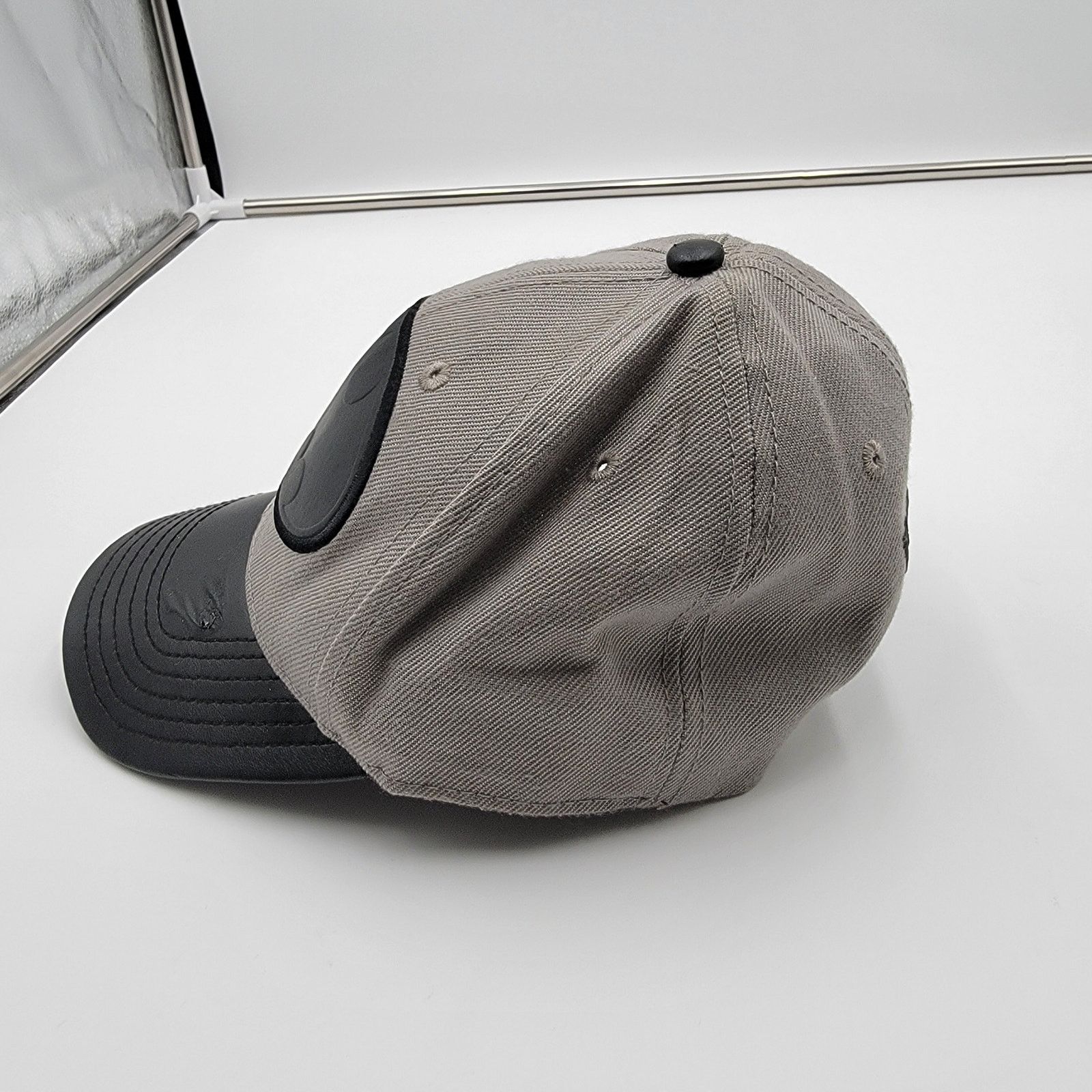 DC Comics Batman Snapback Gray and Black New with flaws Size ONE SIZE - 4 Thumbnail
