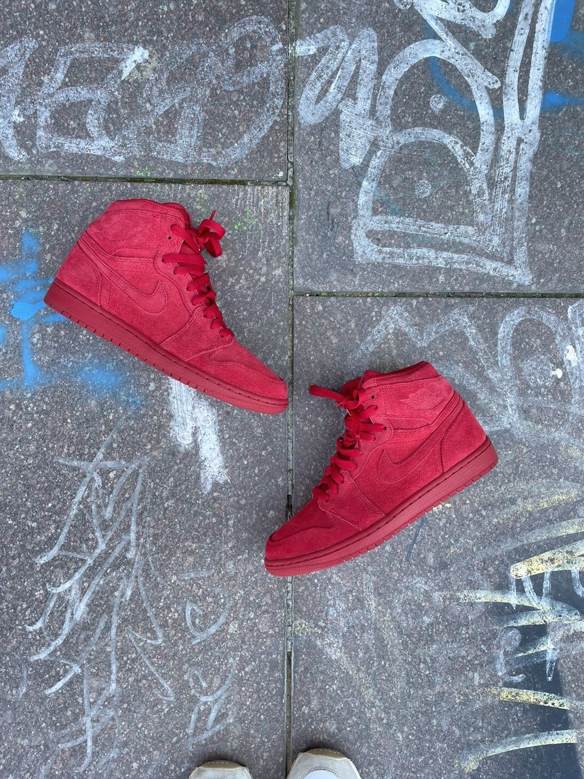 jordan top red