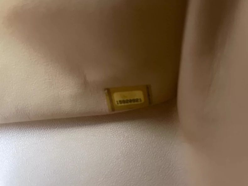 Chanel Chanel Beige sheepskin gold buckle double-covered shoulder Size ONE SIZE - 8 Thumbnail