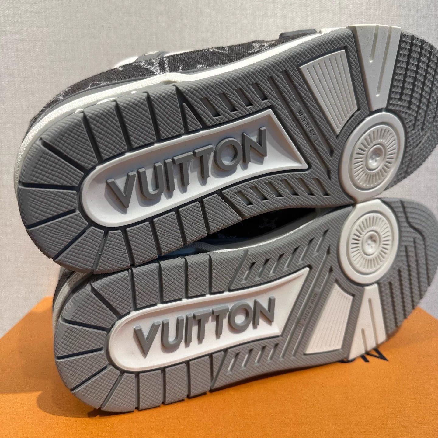 Louis Vuitton lv Trainer gray white denim 41 99 New Size US 8 / EU 41 - 7 Thumbnail