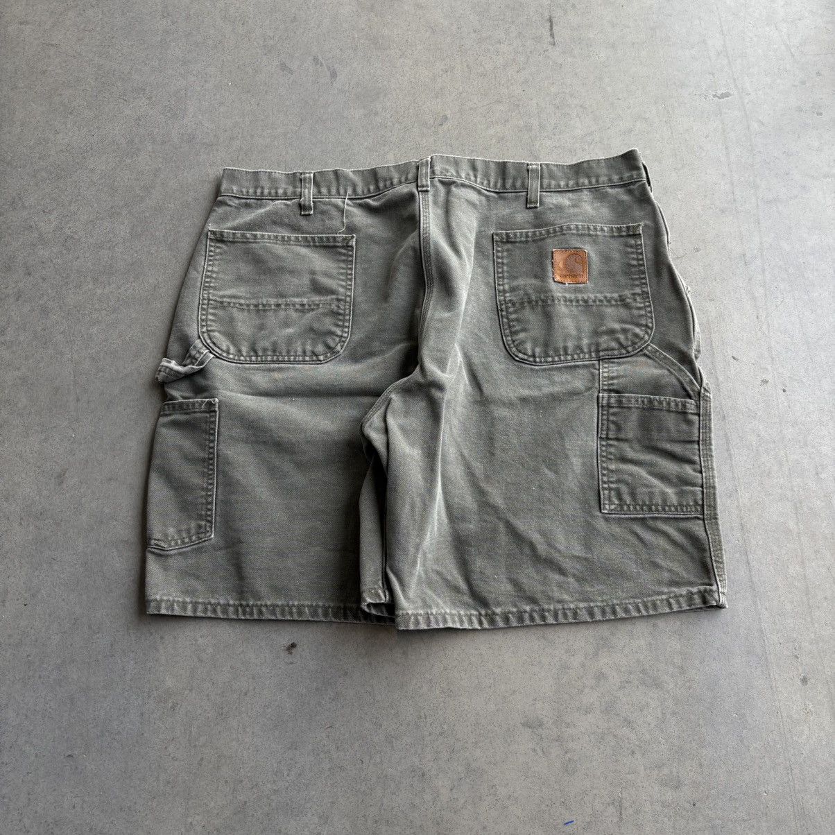 Carhartt × Vintage Vintage Olive Green Carhartt Carpenter Shorts 41 Waist Size US 41 - 3 Thumbnail