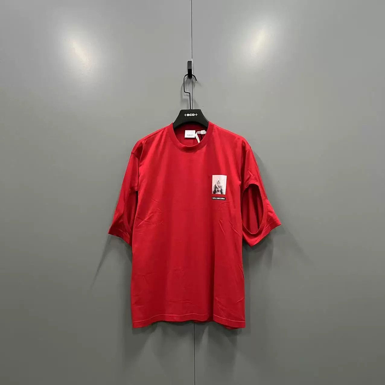 Burberry Burberry Gorilla Short Sleeve Size US S / EU 44-46 / 1 - 1 Thumbnail