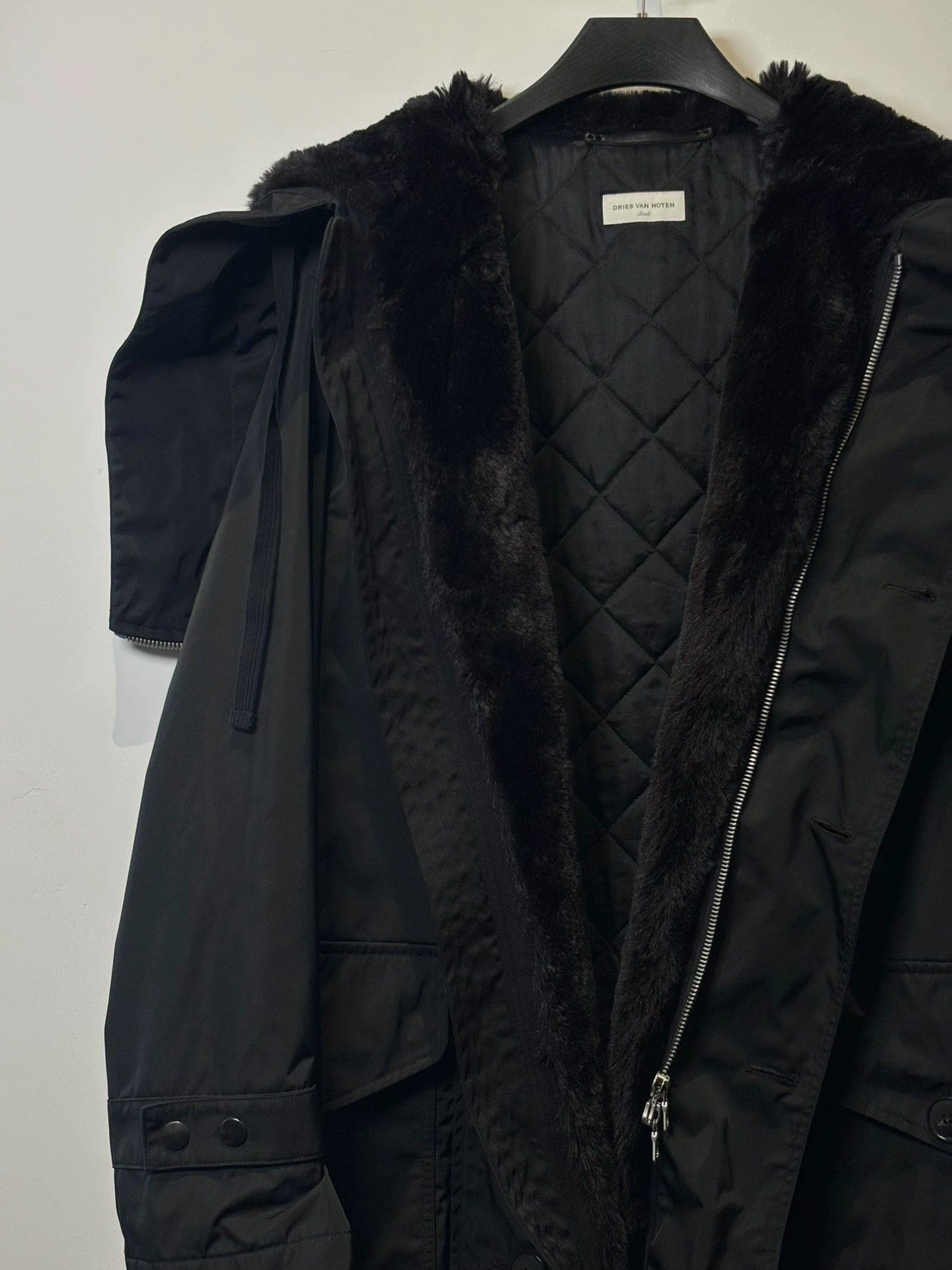 Dries Van Noten Black Heavy Coat with Fur Collar - Size S Size US S / EU 44-46 / 1 - 7 Thumbnail