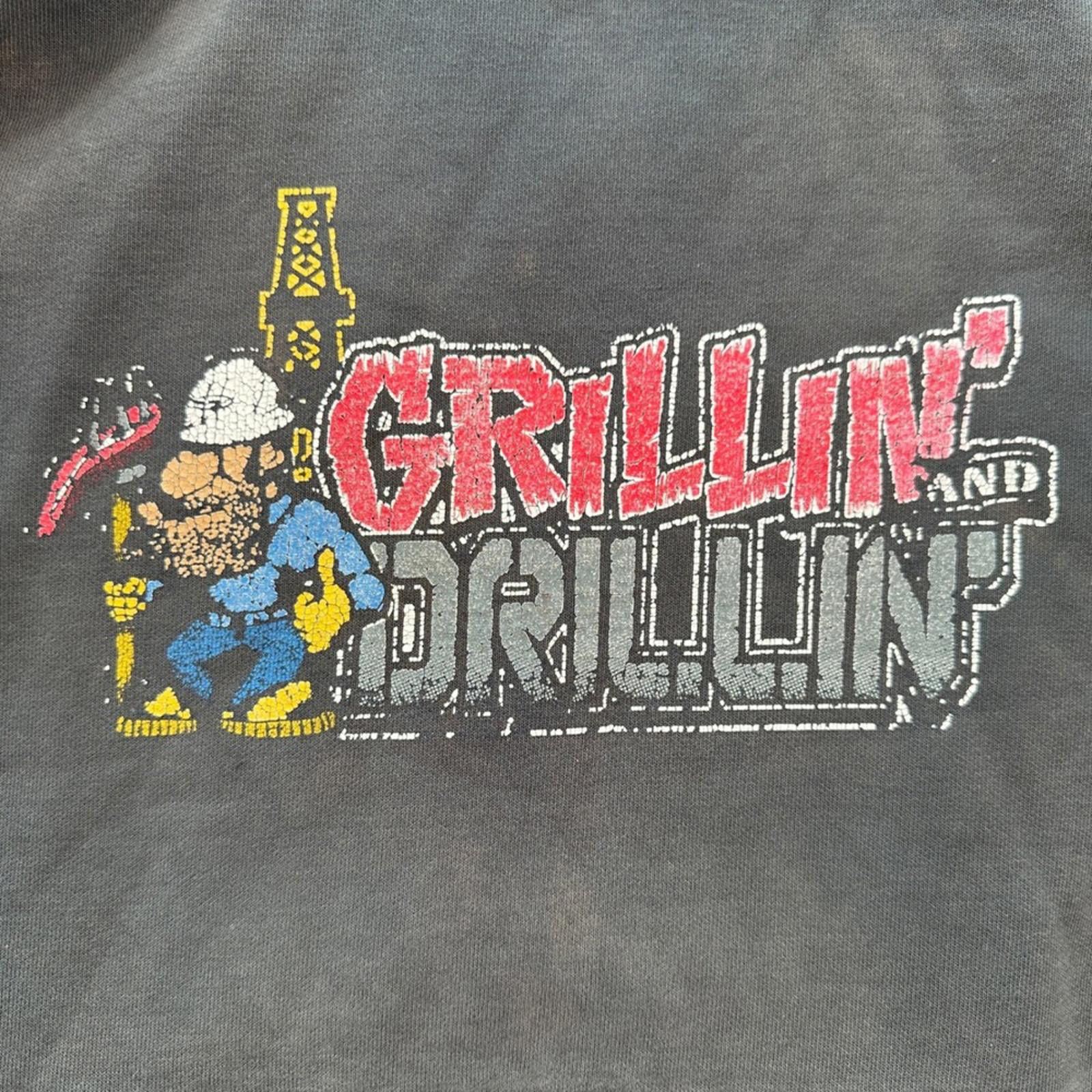 Carhartt Carhartt Grillin Drillin Graphic Hoodie Sweatshirt Men XL Size US XL / EU 56 / 4 - 6 Thumbnail