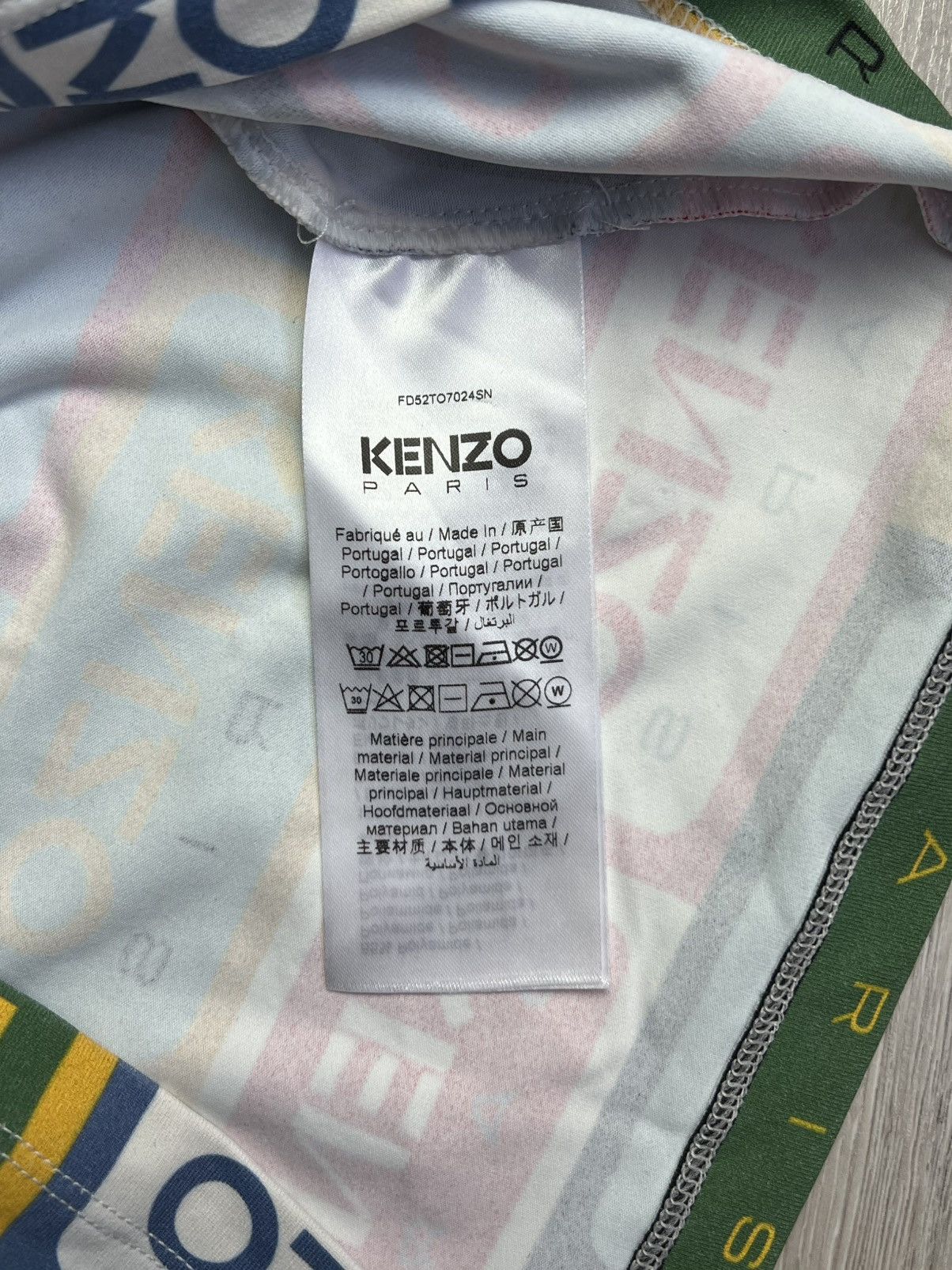 Kenzo Kenzie labels print short top Size S / US 4 / IT 40 - 5 Thumbnail