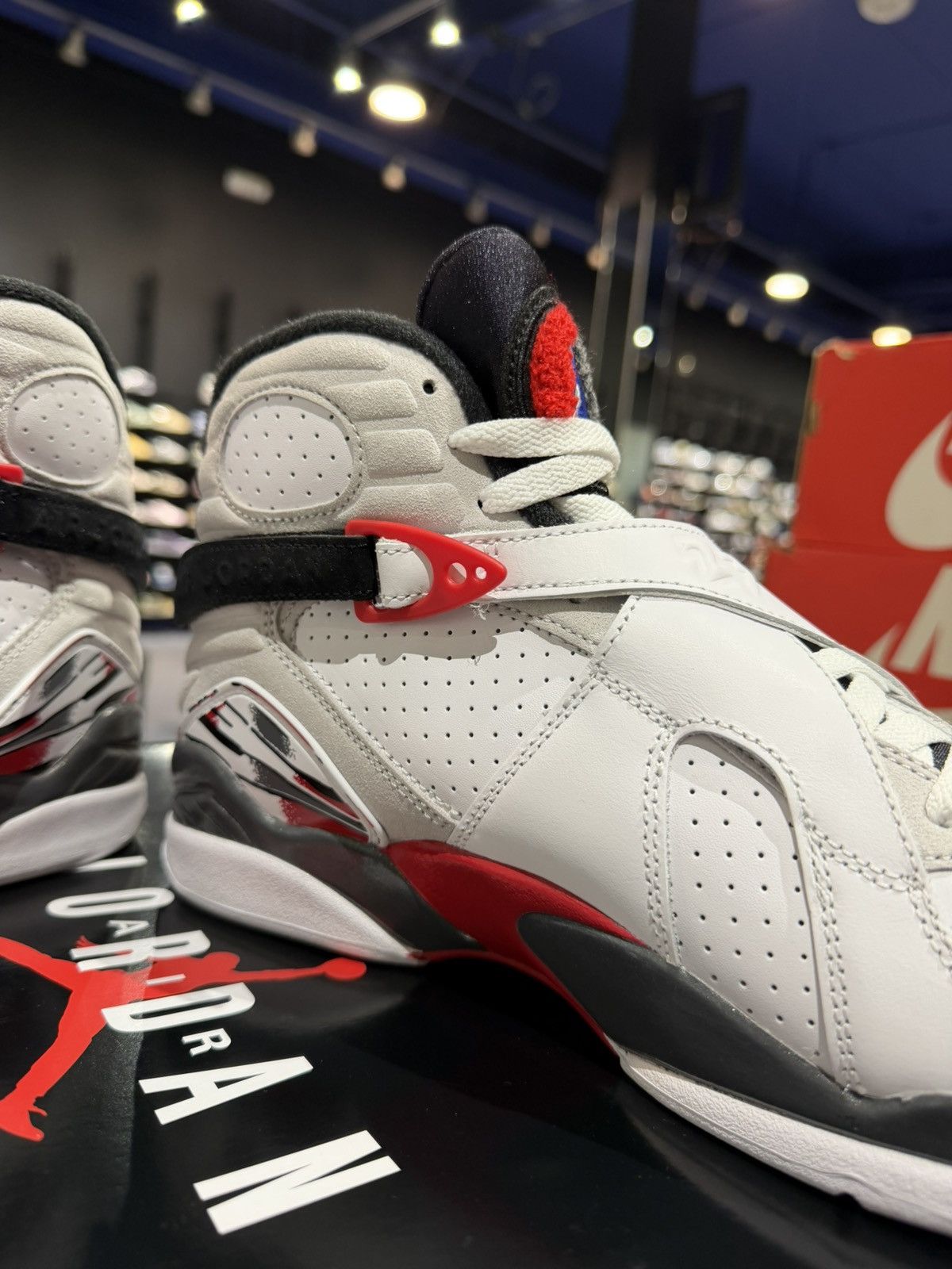 Jordan Brand Size 9 - Jordan 8 Retro White True Blue (2025) Size US 9 / EU 42 - 7 Thumbnail
