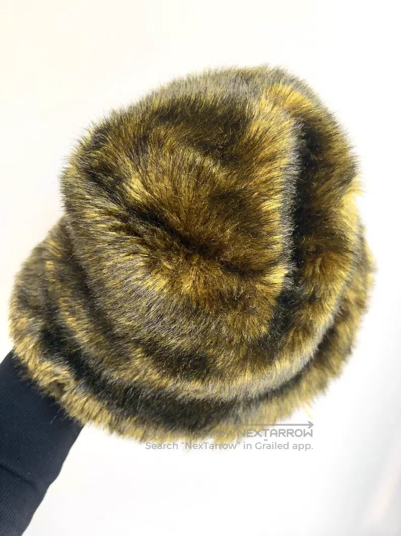 Vivienne Westwood Vivienne Westwood Yellow-Green Faux Fur Saturn Buckle Cloc Size ONE SIZE - 4 Thumbnail