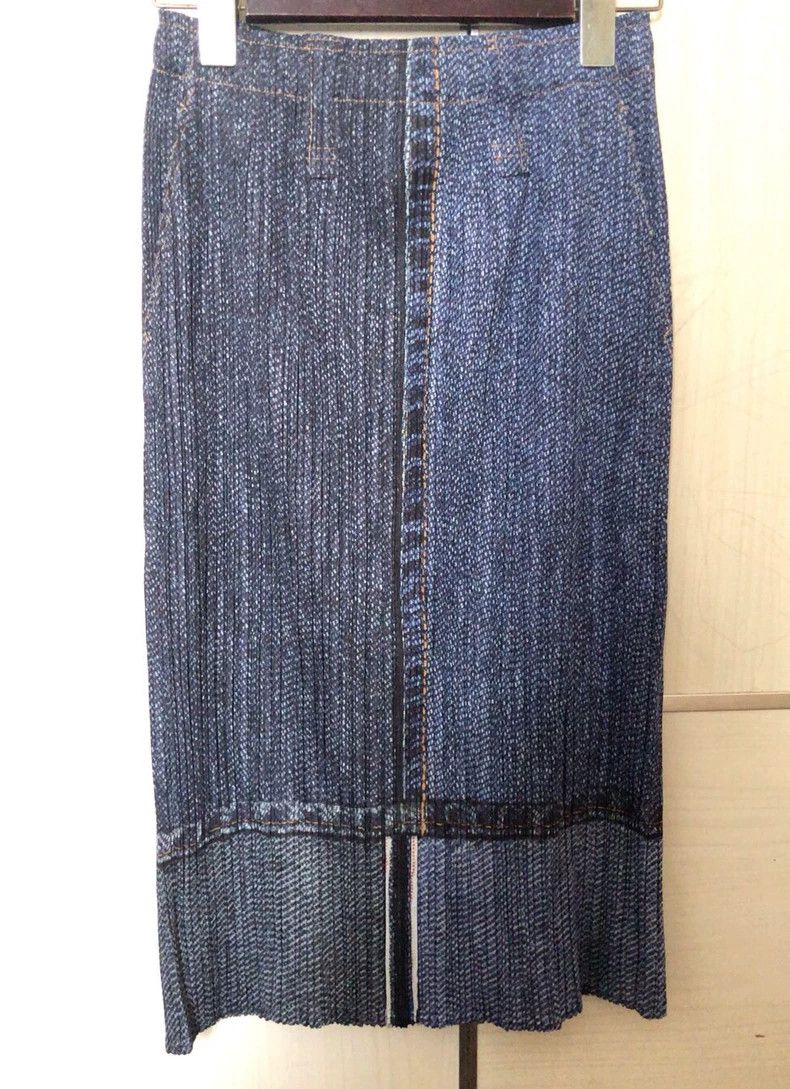 Issey Miyake size:3 Blue denim skirt