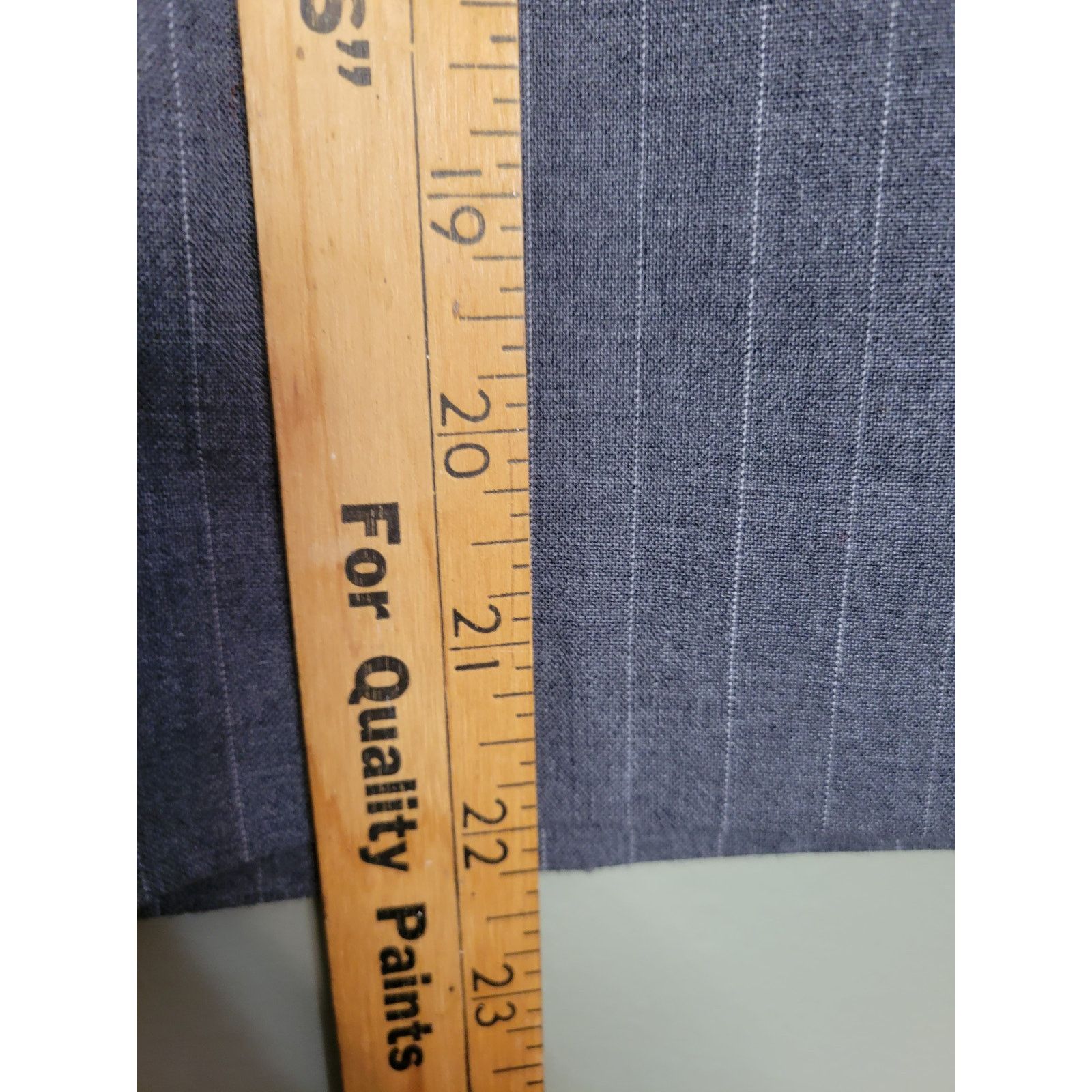 Banana Republic Women's Banana Republic Gray Pinstriped Pencil Skirt Size 2 Size 27" / US 4 / IT 40 - 4 Thumbnail