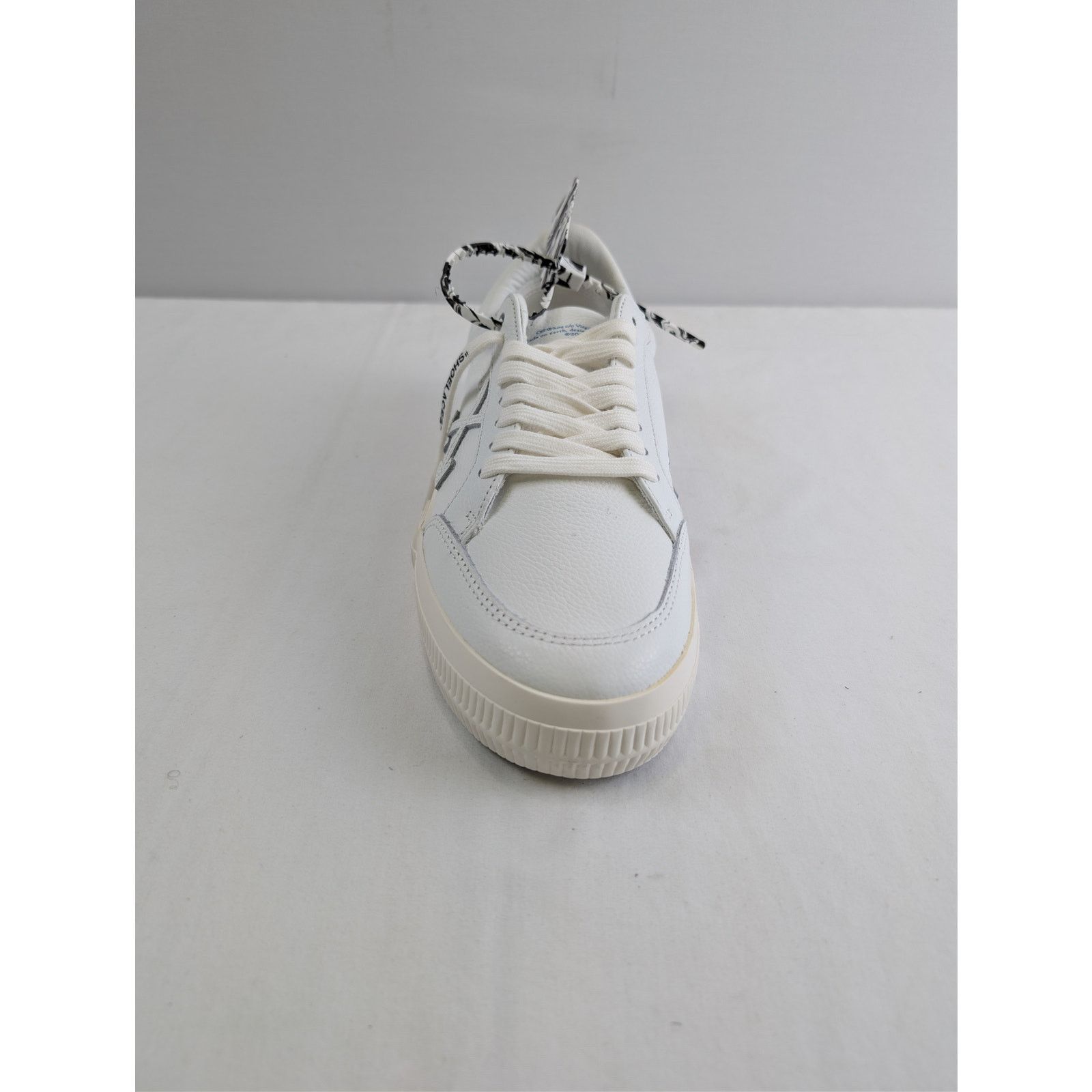 o1rshd1 Low Vulcanized Leather Sneakers in White