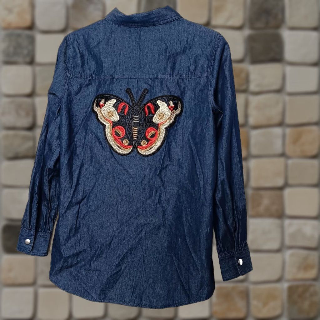 Vintage VINTAGE Cheryl Crow Be Myself Women’s Chambray Long Sleeve Snap Shirt Medium Blue Butterfly EUC Size M / US 6-8 / IT 42-44 - 1 Thumbnail