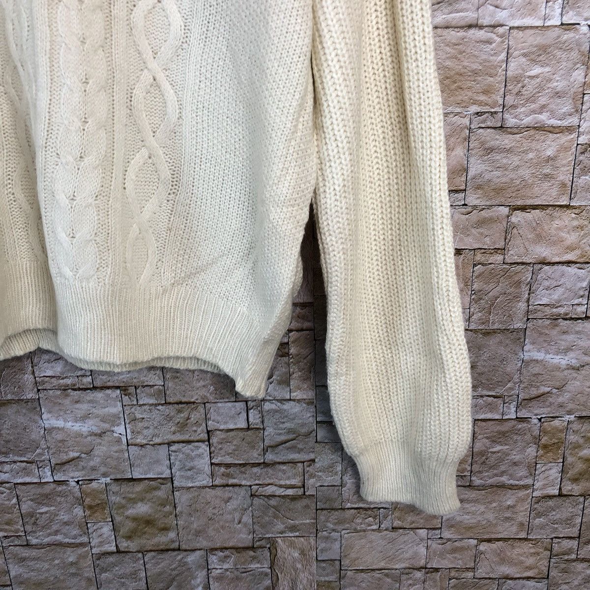 Aran Isles Knitwear × GU × Homespun Knitwear GU White aran isle cable Knitwear #A842 Size US L / EU 52-54 / 3 - 8 Thumbnail