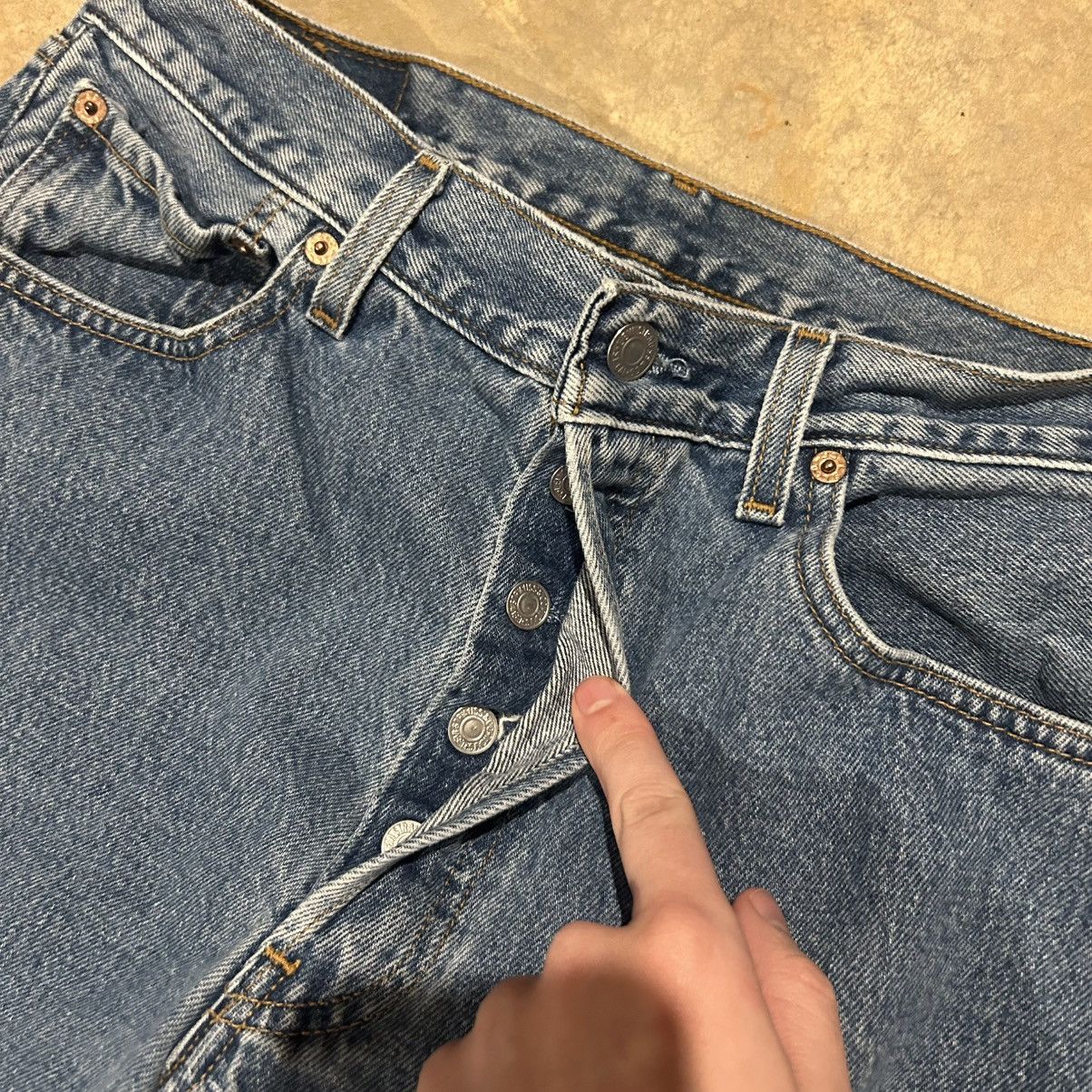Levi's × Vintage Essential Vintage 90s Levi’s 501 Medium Wash Jeans Size US 31 - 9 Thumbnail