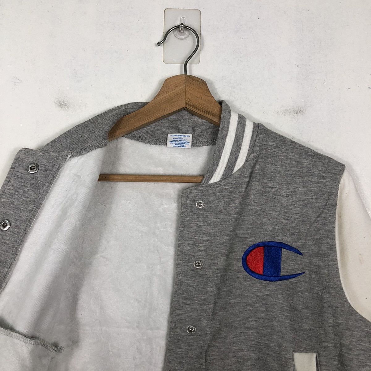 Japanese Brand For Girls Vintage Bomber Jacket Champion Spell Out Big Logo Size US M / EU 48-50 / 2 - 7 Thumbnail