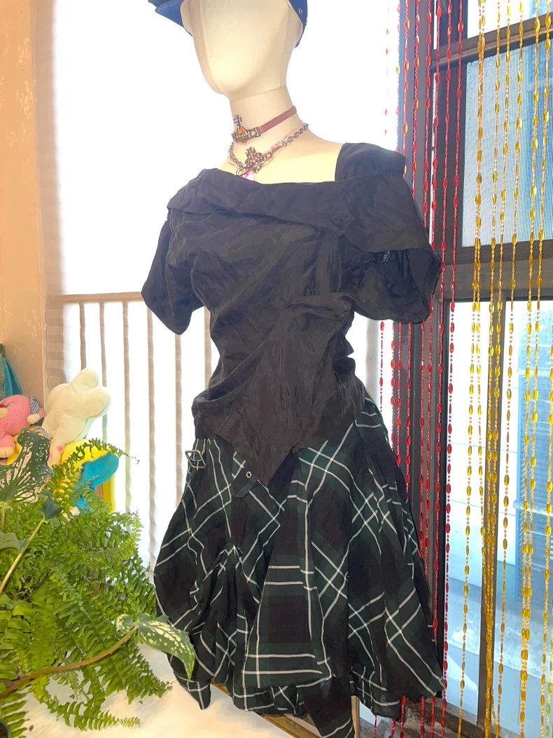 Vivienne Westwood Vivienne Westwood Size2 Black asymmetrical structure to pre Size M / US 6-8 / IT 42-44 - 1 Thumbnail