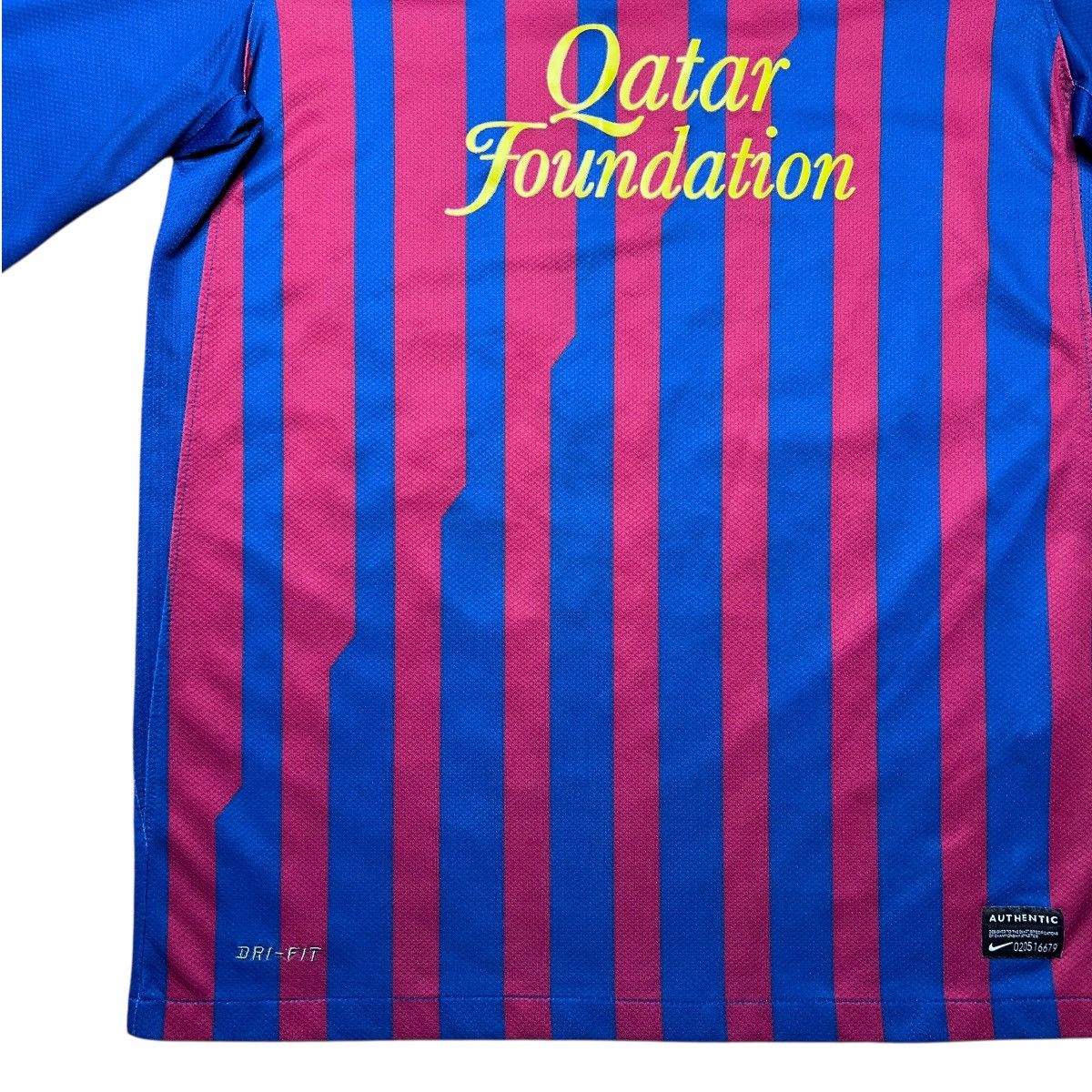 Nike 2011 Nike Barcelona Home Football Soccer Long Sleeve Jersey Size US S / EU 44-46 / 1 - 6 Thumbnail