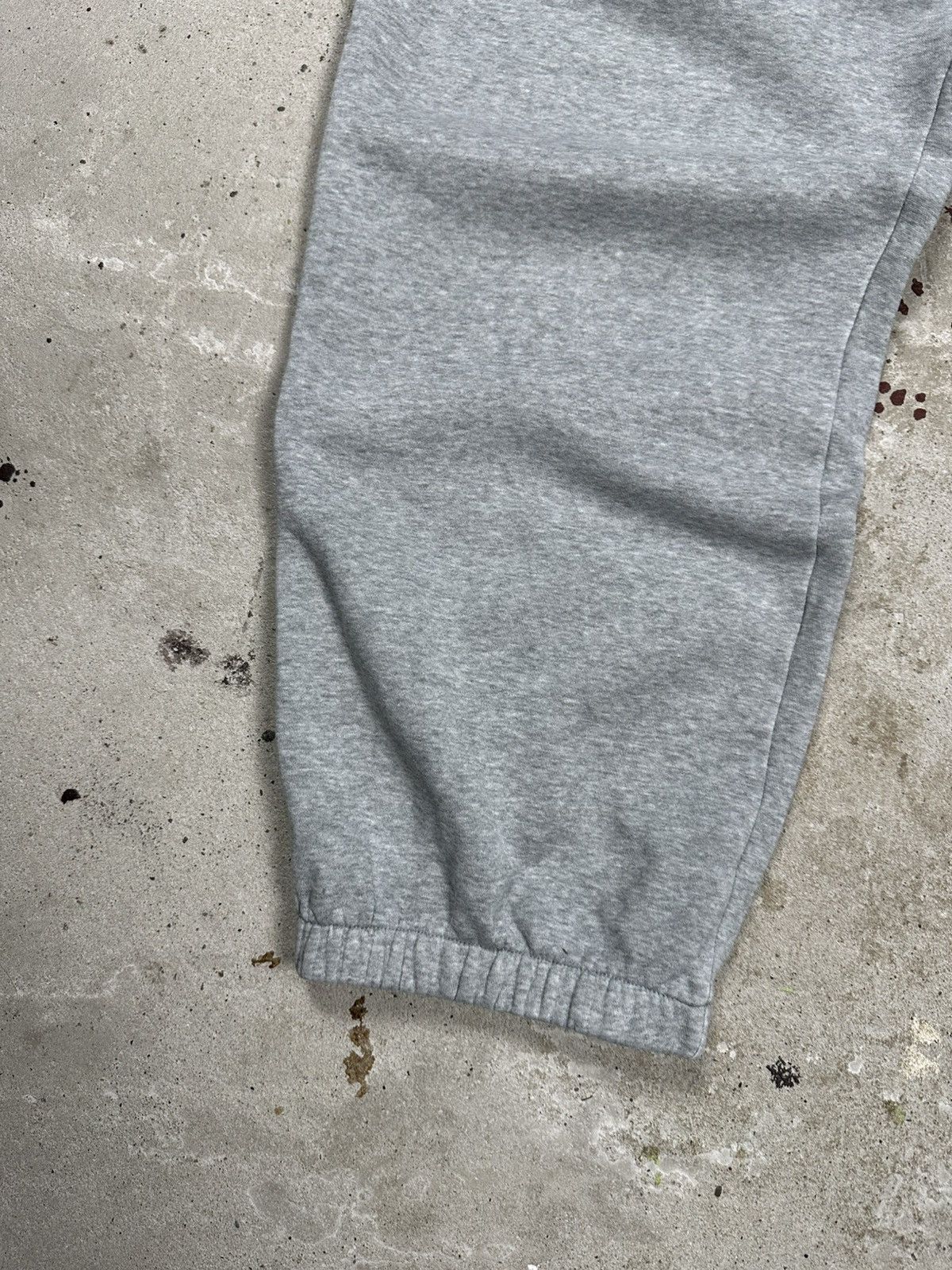 Nike Vintage Y2K Nike Baggy Grey Sweatpants Loose Swoosh rare Size US 38 / EU 54 - 4 Thumbnail