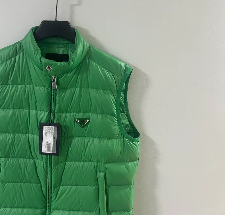 Prada Prada Down jacket vest 2501-Nextarrow Size US L / EU 52-54 / 3 - 3 Thumbnail
