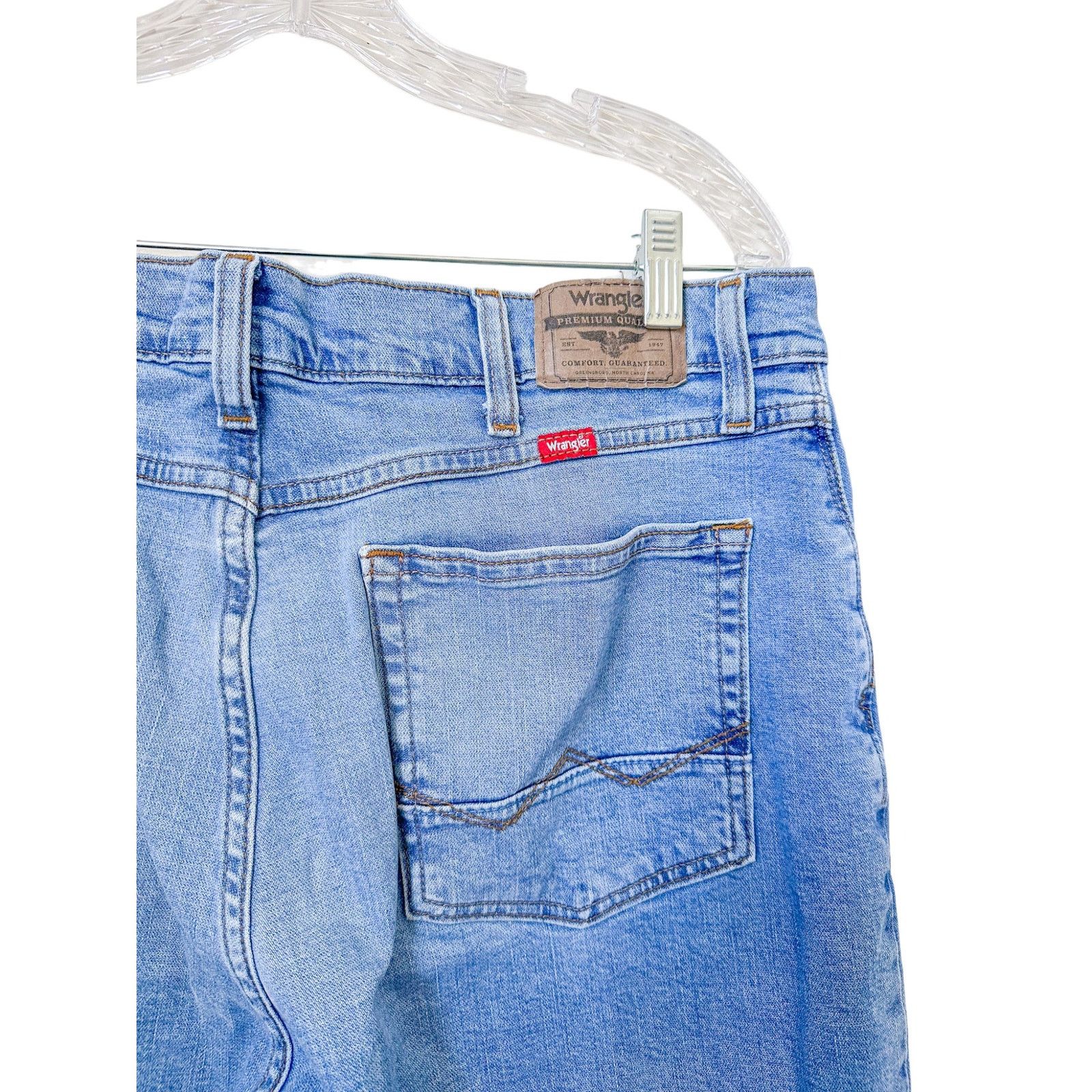 Wrangler Wrangler Relaxed Boot Jeans , Size 36X29 Size US 36 / EU 52 - 3 Thumbnail