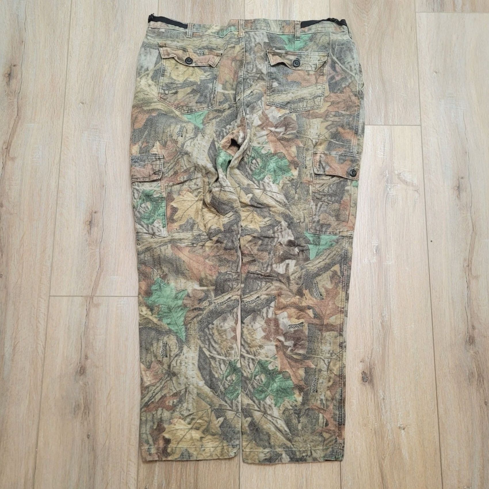 Vintage VINTAGE Y2K Advantage Camo Cargo Chamois Pants Mens 2XL Adjustable Waist 40-43 Whitewater Outdoors Relaxed Fit Camouflage Pattern Straight Leg Mens Size US 43 - 4 Thumbnail